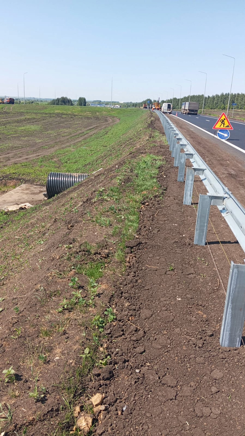 Монтаж гофрированной трубы и барьерного ограждения участке - Дорога М-7, район Мензелинск